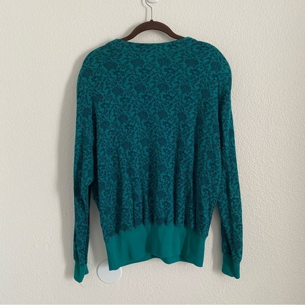 Carole Little for St. Tropez Wear Size Medium Blue V-Neck Pullover Sweater - Picture 2 of 3